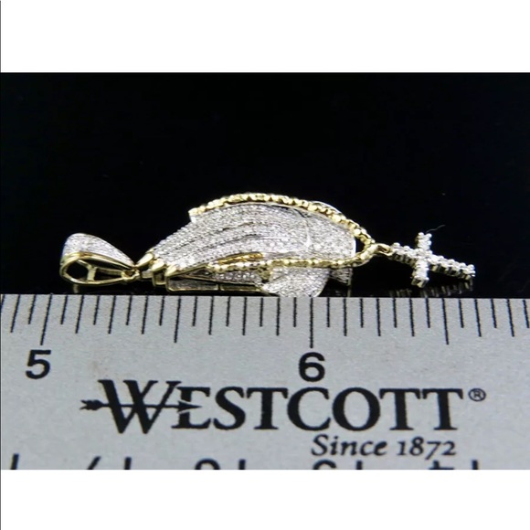 10k yellow gold diamond praying hands pendant - Picture 5 of 8